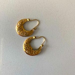 Gold Fillagree Earrings